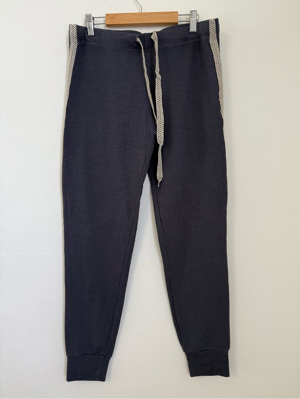 MONROW $156 Soft Embroidered Sides Sweats Sweatpants Pants Size Medium